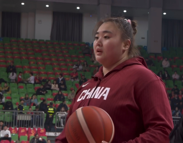 世界杯直播下载-刘禹彤砍下12分+6个篮板，罚篮6投6中！大宝贝打出高光亮眼的表现