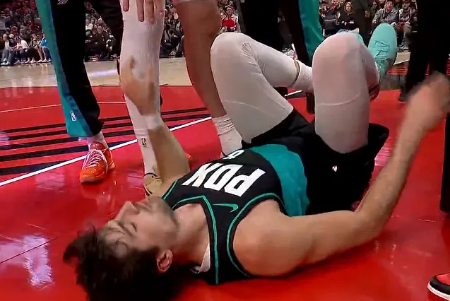 世界杯官方客户端安装-阿夫迪亚首节拿到13分4助攻，开拓者首节33-33战平国王